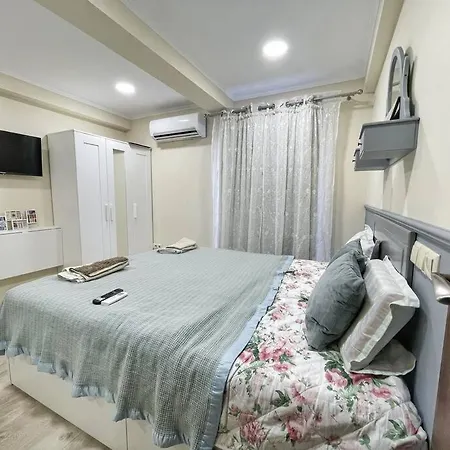 Historic Central Place With Parking Place Apartment Warna