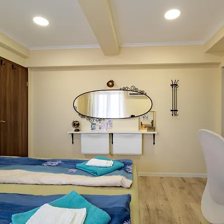 Historic Place With Paid Parking Appartamento Varna